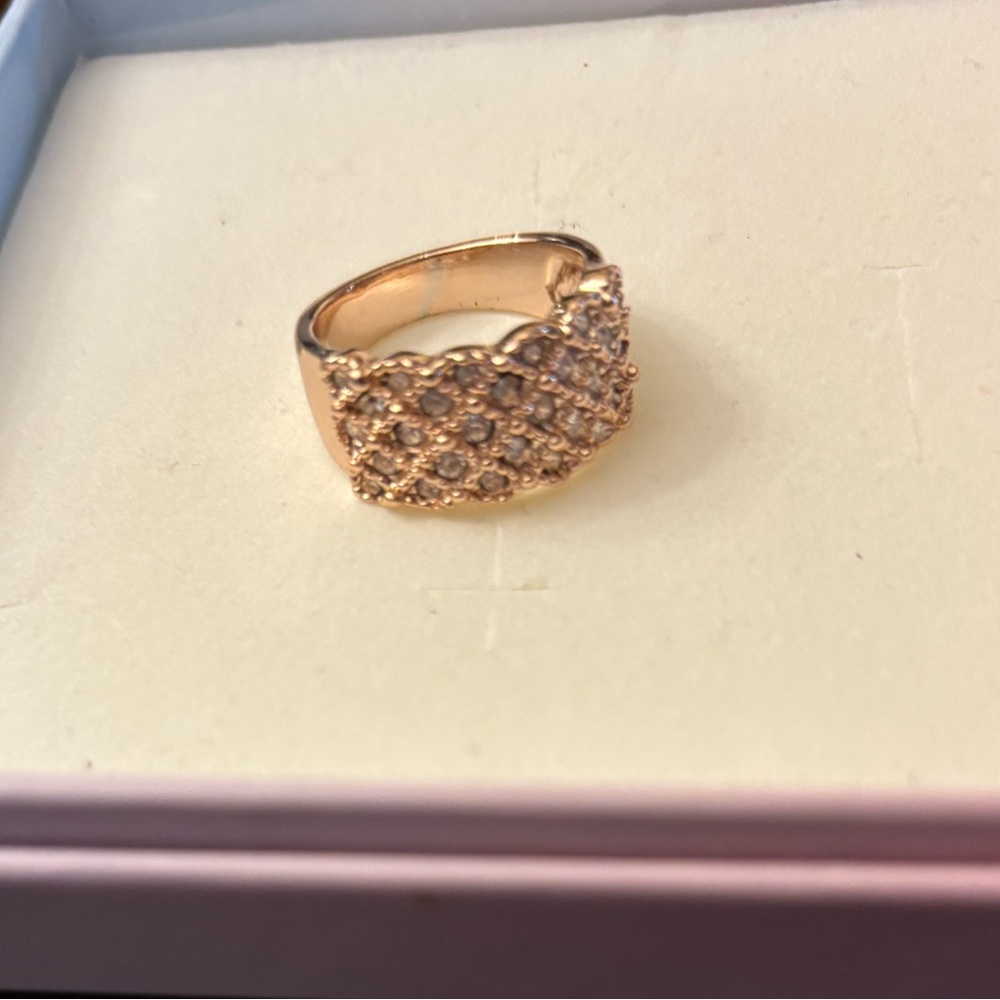 Elegant Rose Gold Ring